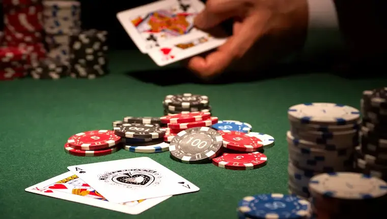 How to play the card game Poker